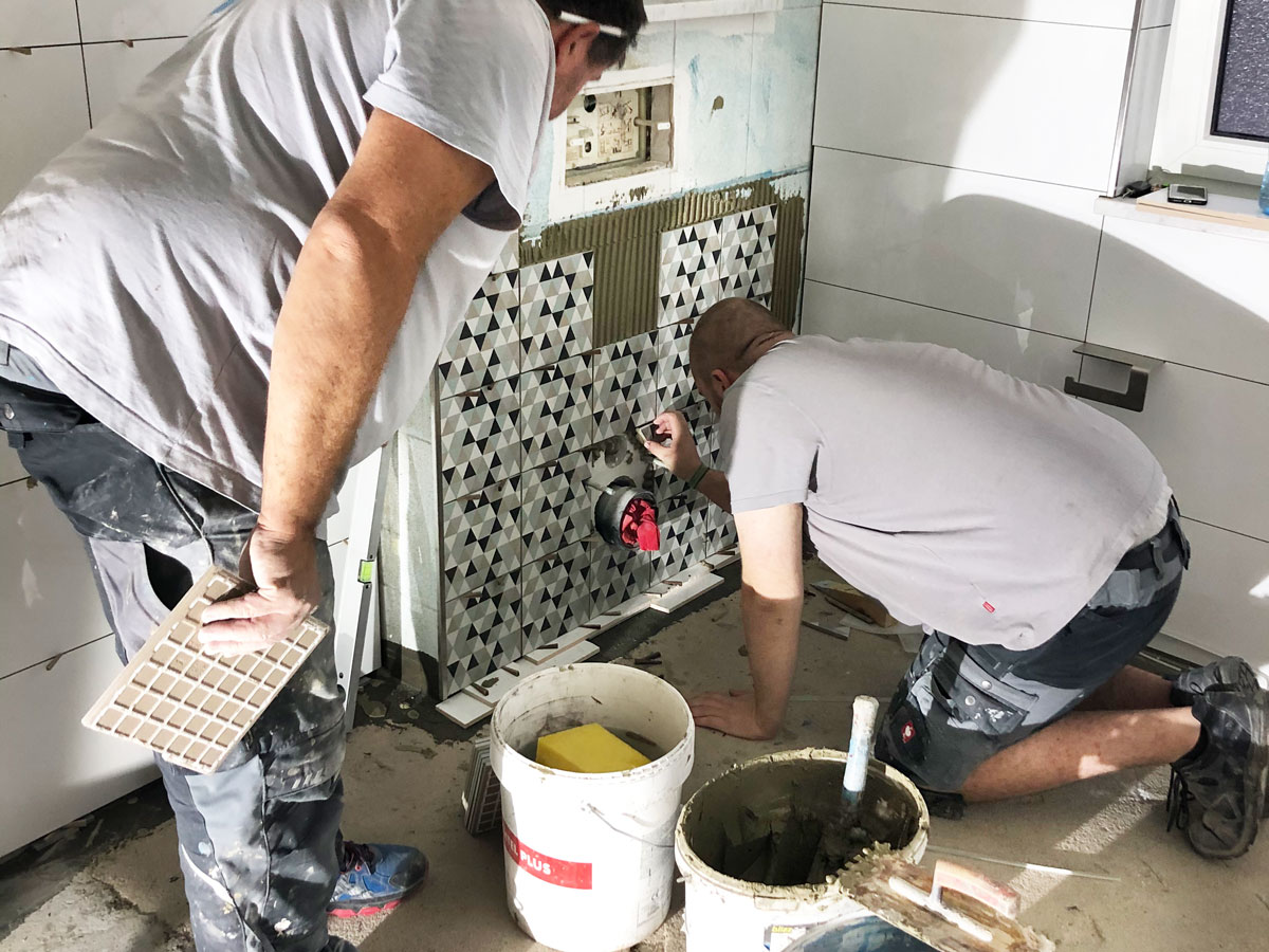 Verlegen von Fliesen